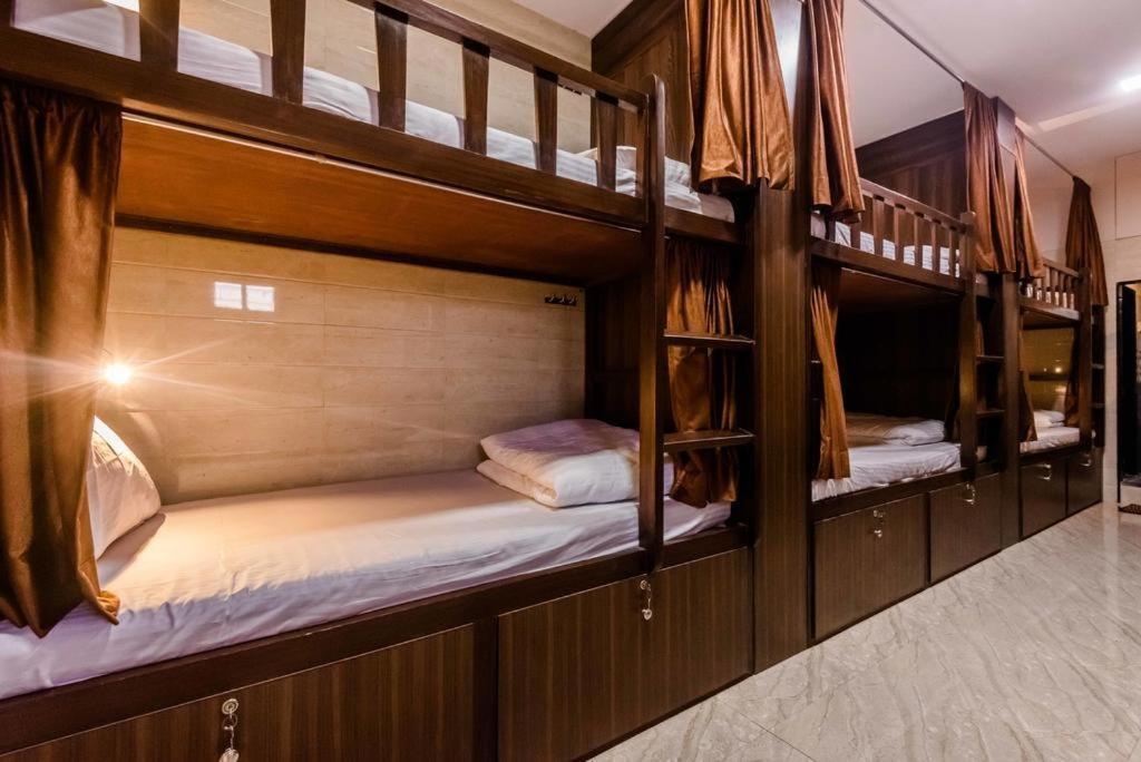 Awesome Dormitory Male Only Mumbai Bagian luar foto