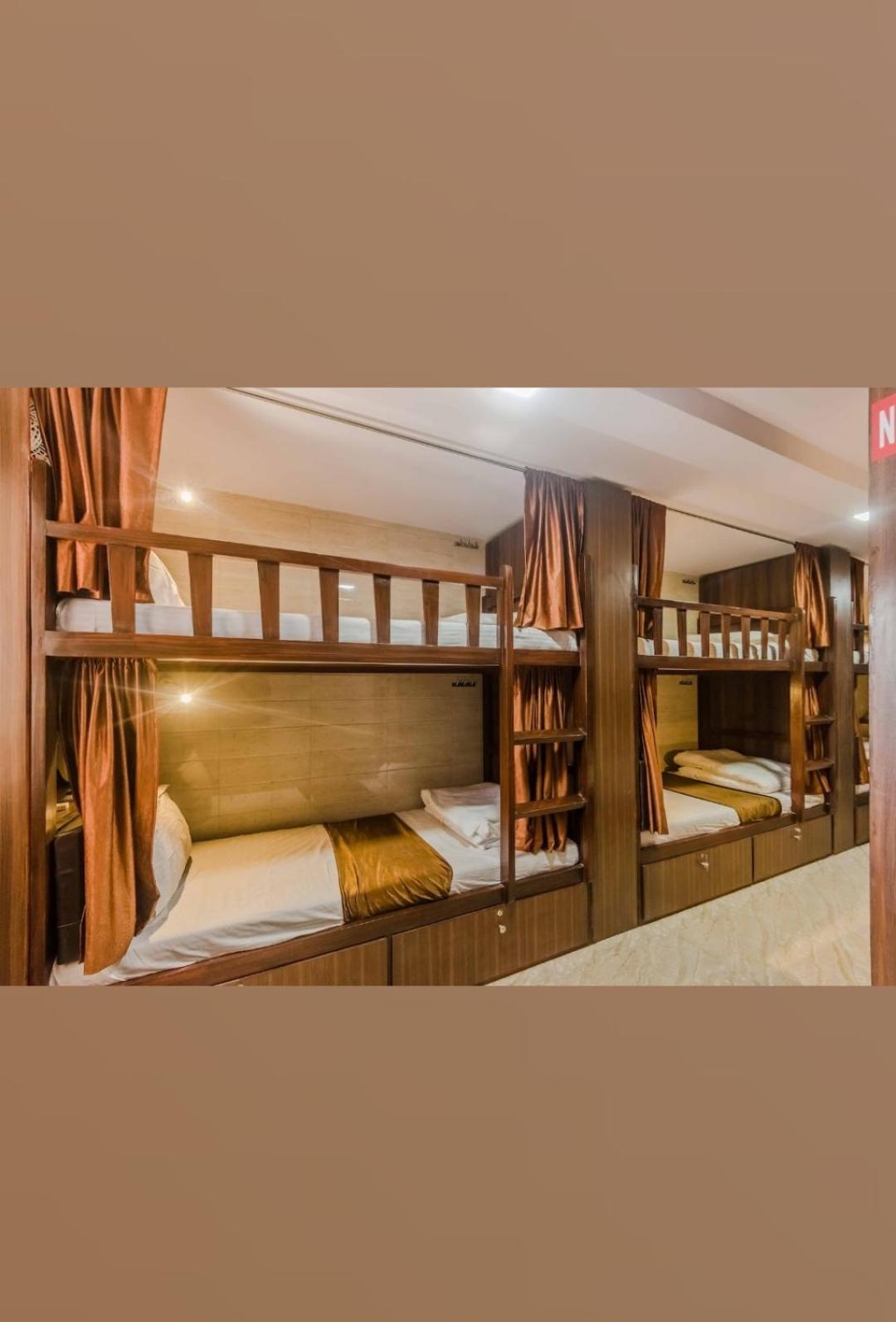 Awesome Dormitory Male Only Mumbai Bagian luar foto